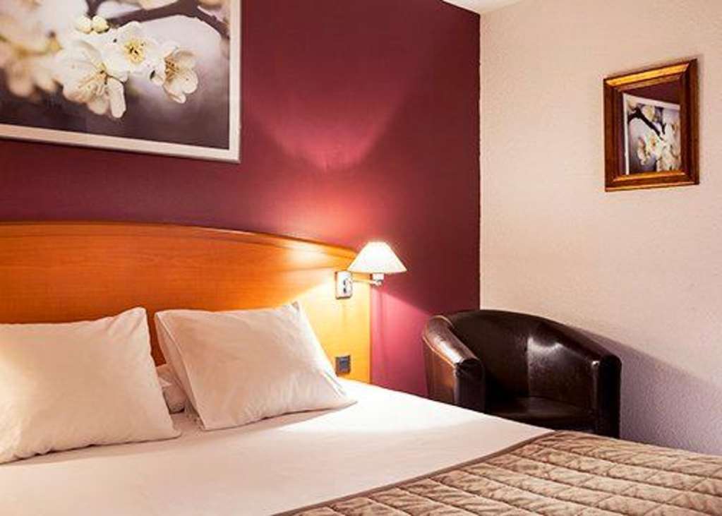 Sky Hotel Goussainville Charles De Gaulle Habitación foto