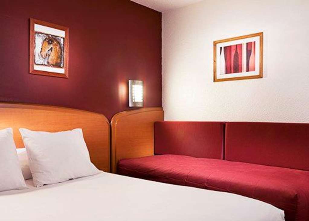 Sky Hotel Goussainville Charles De Gaulle Habitación foto